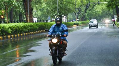 दिल्ली-एनसीआर में मौसम का डबल अटैक: आज गर्मी-उमस का येलो अलर्ट, 18-19 को तेज बारिश के आसार