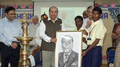 पटना में शोषित समाधान केंद्र के स्थापना दिवस समारोह में शामिल हुए राज्यपाल, युवाओं से बड़े सपने देखने का किया आह्वान