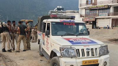 जम्मू-कश्मीर के पर्यटन स्थल जई घाटी में एसओजी टीम से हथियार छीनने की कोशिश, एक युवक की मौत, तीन जवान घायल