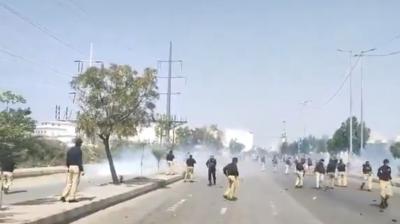 पाकिस्तान में अमेरिकी दूतावासों के बाहर प्रदर्शन, अमेरिका ने नागरिकों को सतर्क रहने की दी सलाह