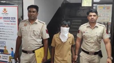 दिल्ली पुलिस ने अवैध हथियारों के साथ दो लोगों को किया गिरफ्तार