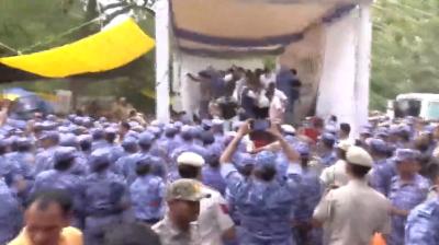 सोनम वांगचुक को अस्पताल ले जाने पर विपक्ष का हंगामा, सरकार पर लगाए तानाशाही के आरोप