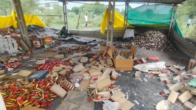 अहमदाबाद पटाखा फैक्ट्री विस्फोट: मृतकों की संख्या बढ़कर 9, राष्ट्रपति मुर्मु ने जताया शोक