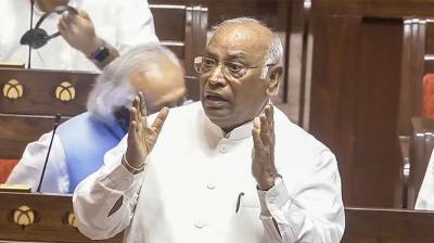संसद में हो नीट पर विस्तृत चर्चा, फ्लोर लीडर्स की बात सुनकर गृह मंत्री अमित शाह दें जवाब: खड़गे