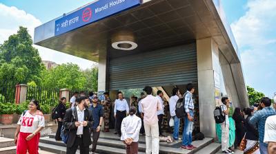 दिल्ली मेट्रो ने सुबह 7:30 बजे से अगले आदेश तक 16 स्टेशन किए बंद, तीन स्टेशनों पर इंटरचेंज की सुविधा