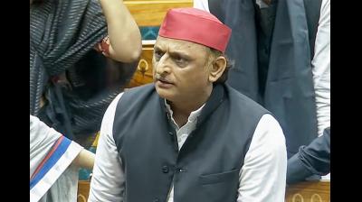 सपा सांसदों की सरकार से अपील, कहा-'सिर्फ कड़ा कानून काफी नहीं, युवाओं पर दर्ज मुकदमे वापस ले सरकार'