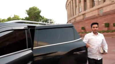 अभिषेक बनर्जी ने स्पीकर से जल्द टीएमसी के 20 बागी सांसदों के खिलाफ अयोग्यता याचिकाओं को निपटाने की अपील की