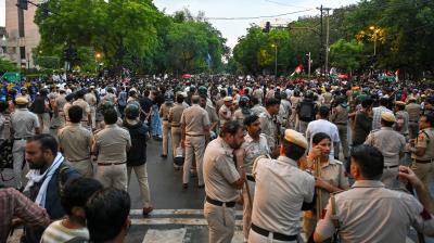 सांसद डॉ. वी सिवदासन ने राज्यसभा के सभापति को नोटिस देकर नीट मामले और पुलिस की कार्रवाई पर चर्चा की मांग की