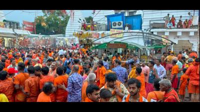 सावन शुरू होते ही झारखंड के बैद्यनाथ धाम में उमड़ा आस्था का सैलाब, 105 किमी लंबे रास्ते पर कांवड़ियों की लंबी कतार