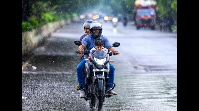उमस और गर्मी का डबल अटैक, हल्की बारिश से राहत, लेकिन बढ़ी परेशानी, अस्पताल में बढ़ी मरीजों की संख्या