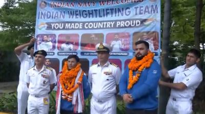 'देश के लिए मेडल जीतकर बहुत खुश हूं', भारत लौटने पर मीराबाई चानू,