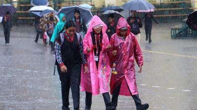 हिमाचल प्रदेश: कुल्लू के निरमंड में भारी बारिश का कहर, राजकीय