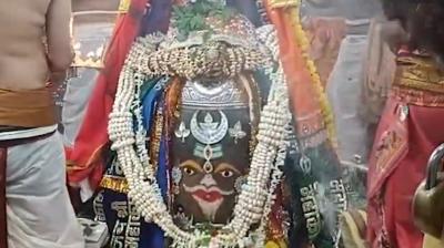 बाबा महाकाल का भांग, चंदन और आभूषणों से दिव्य शृंगार, भस्म आरती में बड़ी संख्या में शामिल हुए श्रद्धालु