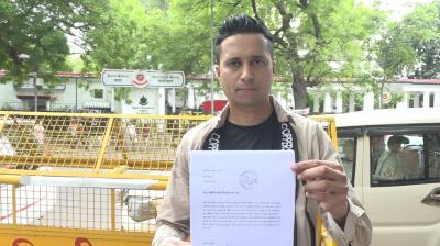 अभिजीत दिपके की गिरफ्तारी की मांग को लेकर दिल्ली पुलिस को शिकायतकर्ता