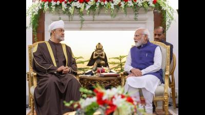 पीएम मोदी ने कतर, ओमान और कुवैत के नेताओं से की बात, भारतीयों की सुरक्षा को लेकर चिंतित