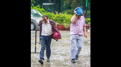 दिल्ली-एनसीआर में झमाझम बारिश से मौसम हुआ सुहाना, 6 अगस्त के लिए यलो
