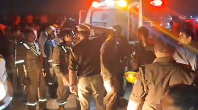 गाजियाबाद के खोड़ा कॉलोनी में भीषण आग, 150 लोग फंसे, 20 से ज्यादा झुलसे