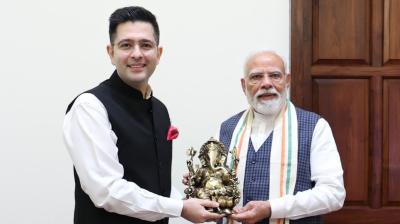 राघव चड्ढा ने पीएम मोदी को भेंट की भगवान गणेश की मूर्ति, बोले-एक सुबह