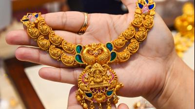 चांदी ₹2.3 लाख के पार निकली, इस सप्ताह सोने की कीमतों में ₹6,000 से