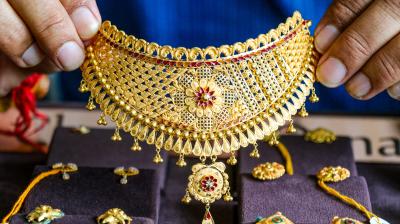 पश्चिम एशिया में तनाव बढ़ने से कीमती धातुओं ने पकड़ी रफ्तार,