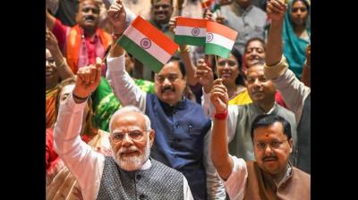 एनडीए के 'मंगल मिलन' में लहराया तिरंगा, सांसद राजिंदर गुप्ता भी शामिल