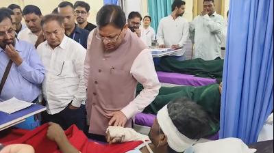चमोली टनल हादसा : घायलों से मिलने अस्पताल पहुंचे सीएम धामी, डॉक्टरों