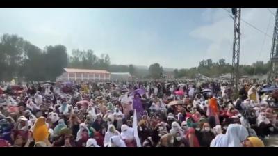 दुनिया भर में तिरंगा फहराकर और प्रदर्शनियों के जरिए मनाया गया