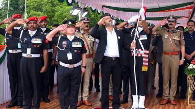 ड्यूटी के दौरान जान गंवाने वाले कॉन्स्टेबल के परिवार को सीएम विजय ने 30 लाख की आर्थिक मदद की घोषणा की