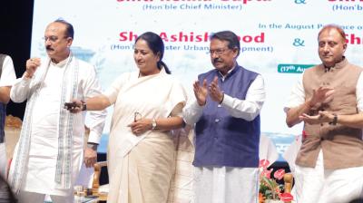 दिल्‍ली: सीएम रेखा गुप्ता ने ‘दिल्ली को कूड़े से आजादी’ सफाई अभियान