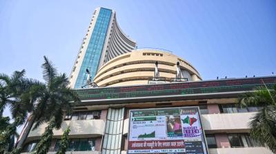 भारतीय शेयर बाजार सपाट बंद, मेटल और बैंकिंग स्टॉक्स में हुई खरीदारी