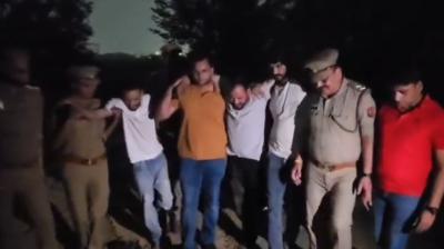 गाजियाबाद में पुलिस और बदमाशों के बीच मुठभेड़, दो आरोपियों के पैर में