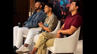 रवि दुबे ने 'रामायण' की टीम के साथ पोस्ट की तस्वीर, लिखा-अपने रास्ते