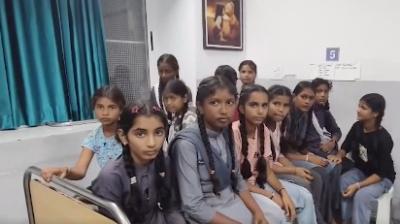 मध्य प्रदेश: इंदौर में भोजन करने के बाद 30 से अधिक स्कूली बच्चे पड़े बीमार
