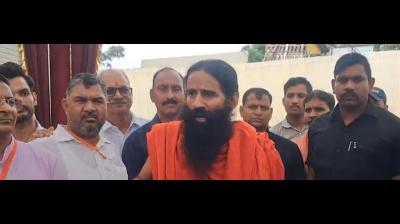 रामदेव ने कंगना रनौत पर साधा निशाना, कहा- मैं ओछे लोगों पर कोई