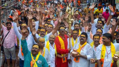 सावन के आखिरी सोमवार पर शिवालयों में श्रद्धालुओं का सैलाब : वाराणसी, उज्जैन और पुरी तक सुरक्षा के कड़े इंतजाम