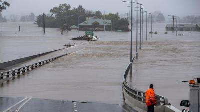 ऑस्ट्रेलिया में उष्णकटिबंधीय तूफान से खतरनाक बाढ़ की चेतावनी