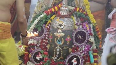 गणेश स्वरूप में सजे बाबा महाकाल, भांग-चंदन से किया गया भव्य शृंगार