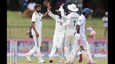 सोनल दिनुशा के शतक के बावजूद फॉलोऑन नहीं टाल सकी श्रीलंका, पहली पारी 290 पर सिमटी
