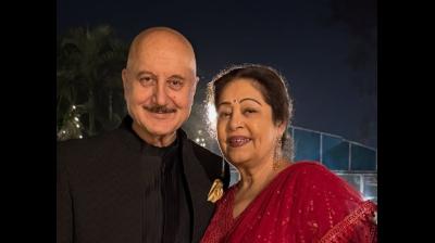 अनुपम खेर और किरण खेर ने मनाई 41वीं सालगिरह, एक्टर बोले-आपसी सम्मान है सबसे जरूरी