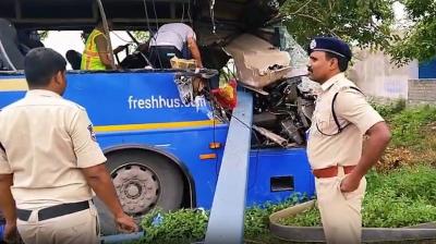 उपराष्ट्रपति राधाकृष्णन और पीएम मोदी ने तेलंगाना के सूर्यापेट में हुई बस दुर्घटना पर जताया दुख