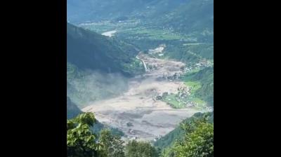 नेपाल: भोटेकोशी बाढ़ में बैंक की 9 शाखाए बहीं, 26 कर्मचारियों से संपर्क नहीं