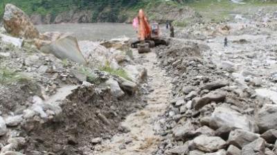 नेपाल में बाढ़ से 17 लोगों की मौत, तमिलनाडु के 57 तीर्थयात्री फंसे
