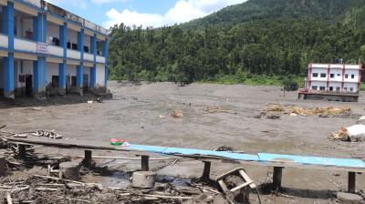 नेपाल में अचानक बाढ़ के कारण मची तबाही में मरने वालों की संख्या बढ़कर 162 पहुंची