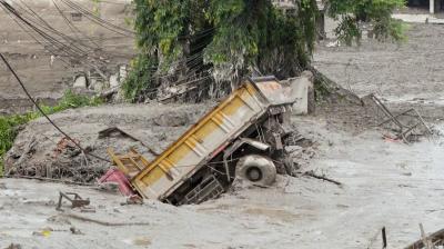 नेपाल बाढ़ के बाद गुजरात के 11 यात्री लापता और संपर्क से बाहर, एक के सुरक्षित होने की पुष्टि