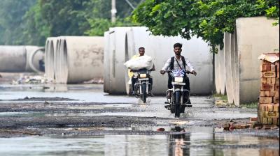 दिल्ली-एनसीआर में मौसम का मिजाज बदला, आज भी होगी बारिश, पूरे हफ्ते बादलों की आवाजाही जारी
