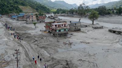 नेपाल त्रासदी: बाढ़ में जान गंवाने वालों की संख्या 469 पहुंची, 977 लोग अब भी लापता
