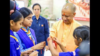 बेटियों के सपनों को पंख दे रही डबल इंजन सरकार: मुख्यमंत्री योगी