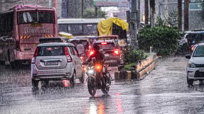 ओडिशा में अगले 48 घंटे बेहद भारी बारिश का अलर्ट, दिल्ली-एनसीआर में फिलहाल राहत