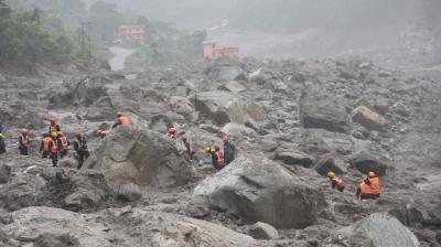 नेपाल की मदद के लिए भारत ने भेजी स्पेशल तकनीकी टीम, सुरंग से रेस्क्यू के लिए सर्च अभियान चलाया
