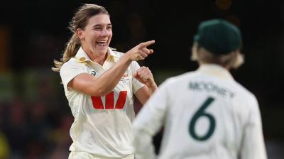 एनाबेल सदरलैंड ने झटके 4 विकेट, पिंक बॉल टेस्ट की पहली पारी में 198 रन बनाकर सिमटी भारतीय टीम